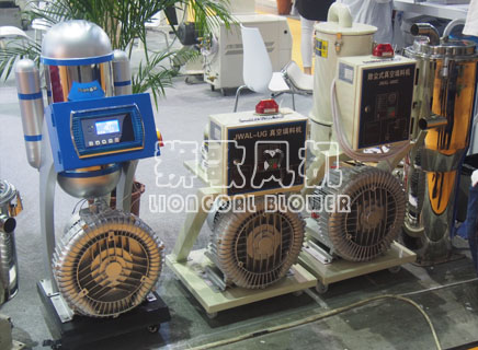 除塵式真空填料機